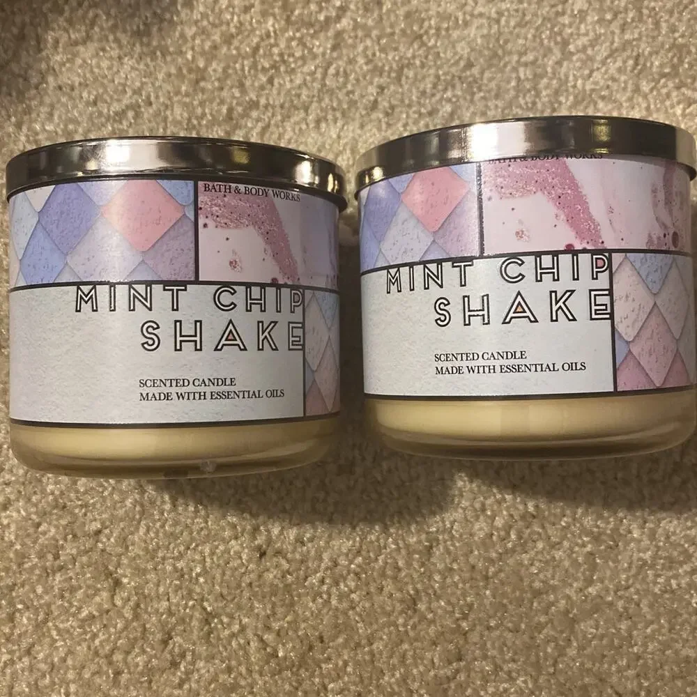 bath and body works mint chip‎ shake candles 2x
